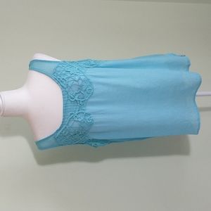 Dept 222 Light blue crepe sleeveless lace and mesh trim tunic top, sz PXL